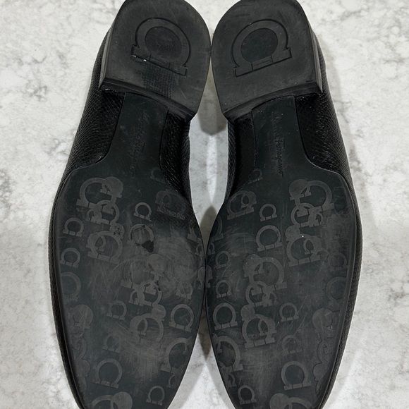Salvatore Ferragamo Pieve Black Loafers - Picture 3 of 3